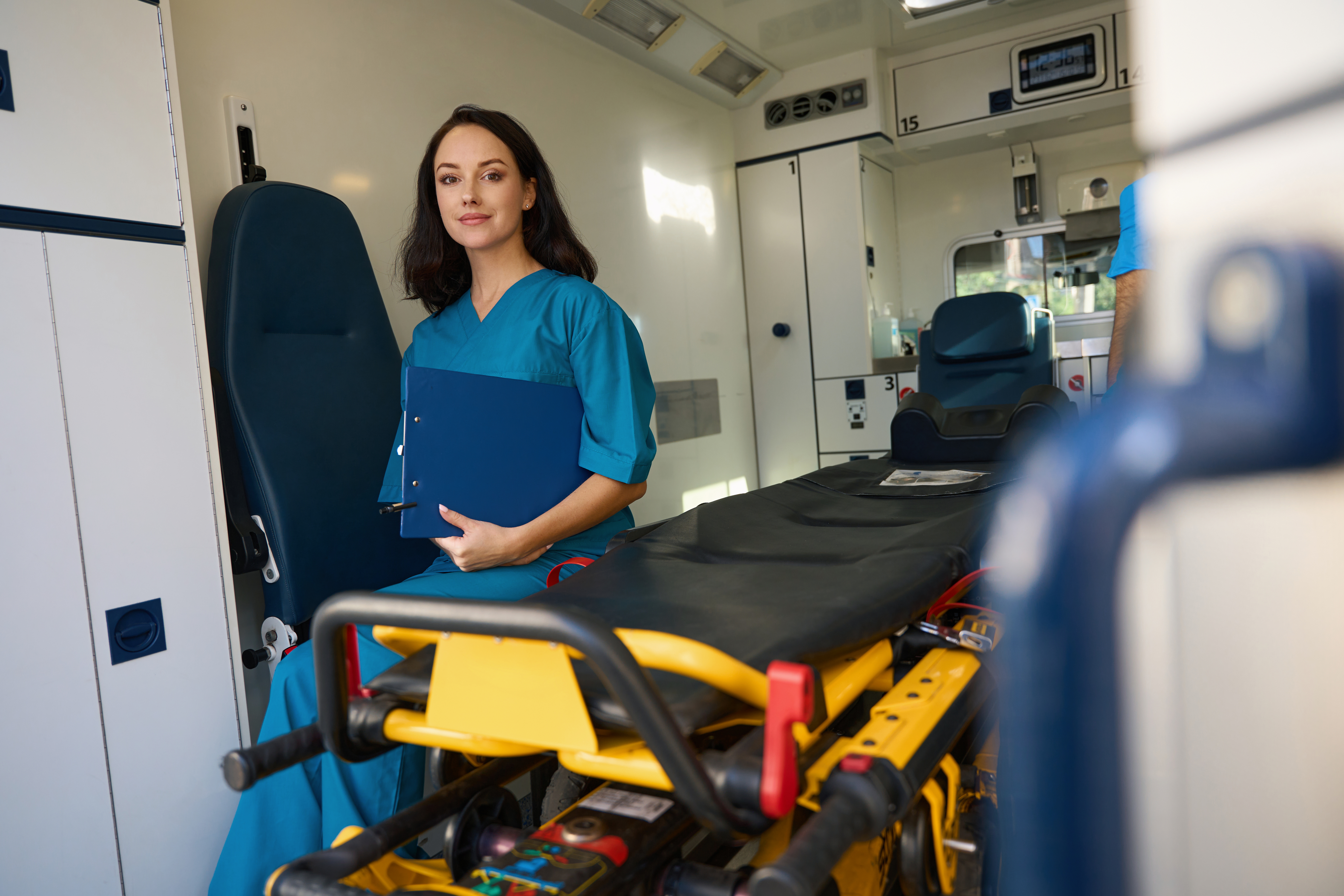 woman from emergency medical team preparing to rec 2026 03 09 01 52 45 utc